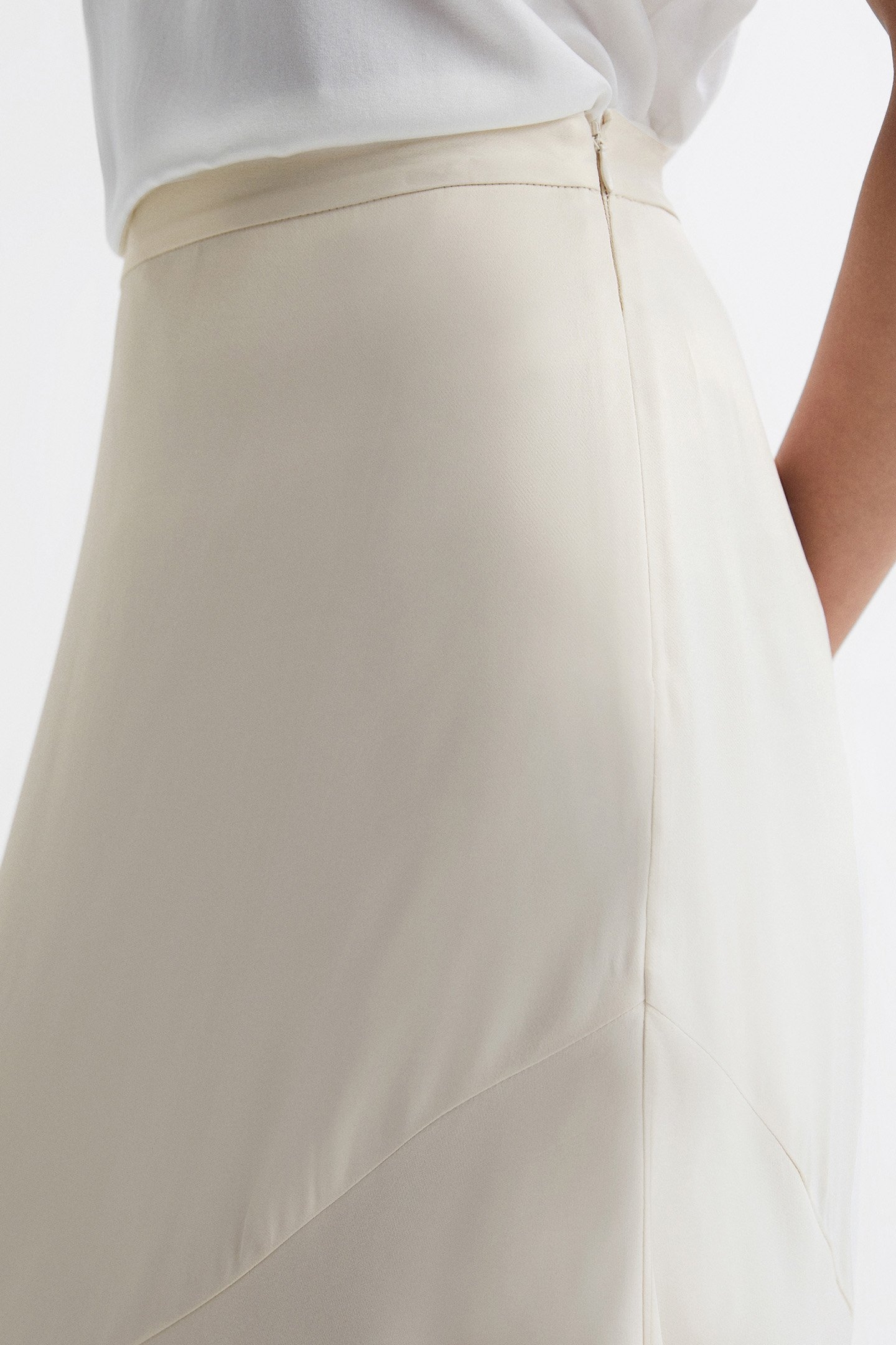 ASYMMETRIC SLIP SKIRT IVORY 5
