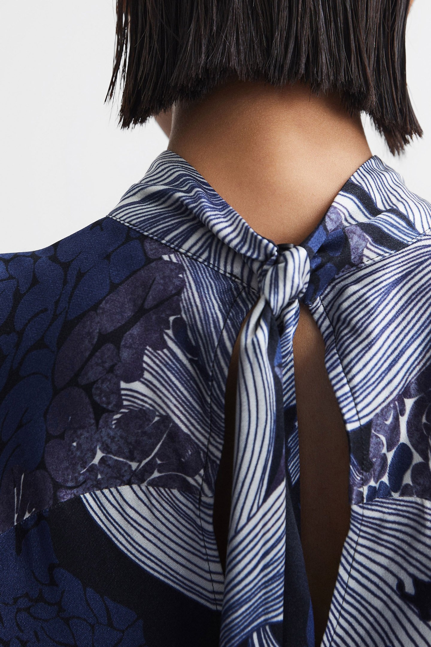 LARGE SCALE FLORAL PRINT DRESS BLUE/WHITE 6