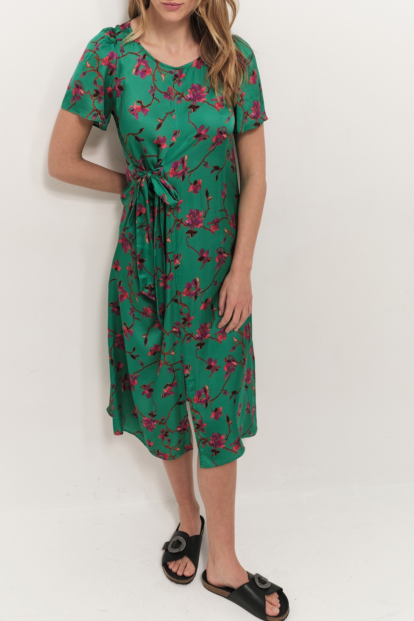 RISSA - GREEN GRASS LENZING™ ECOVERO™ PARTY FLOWER PRINT MID 3