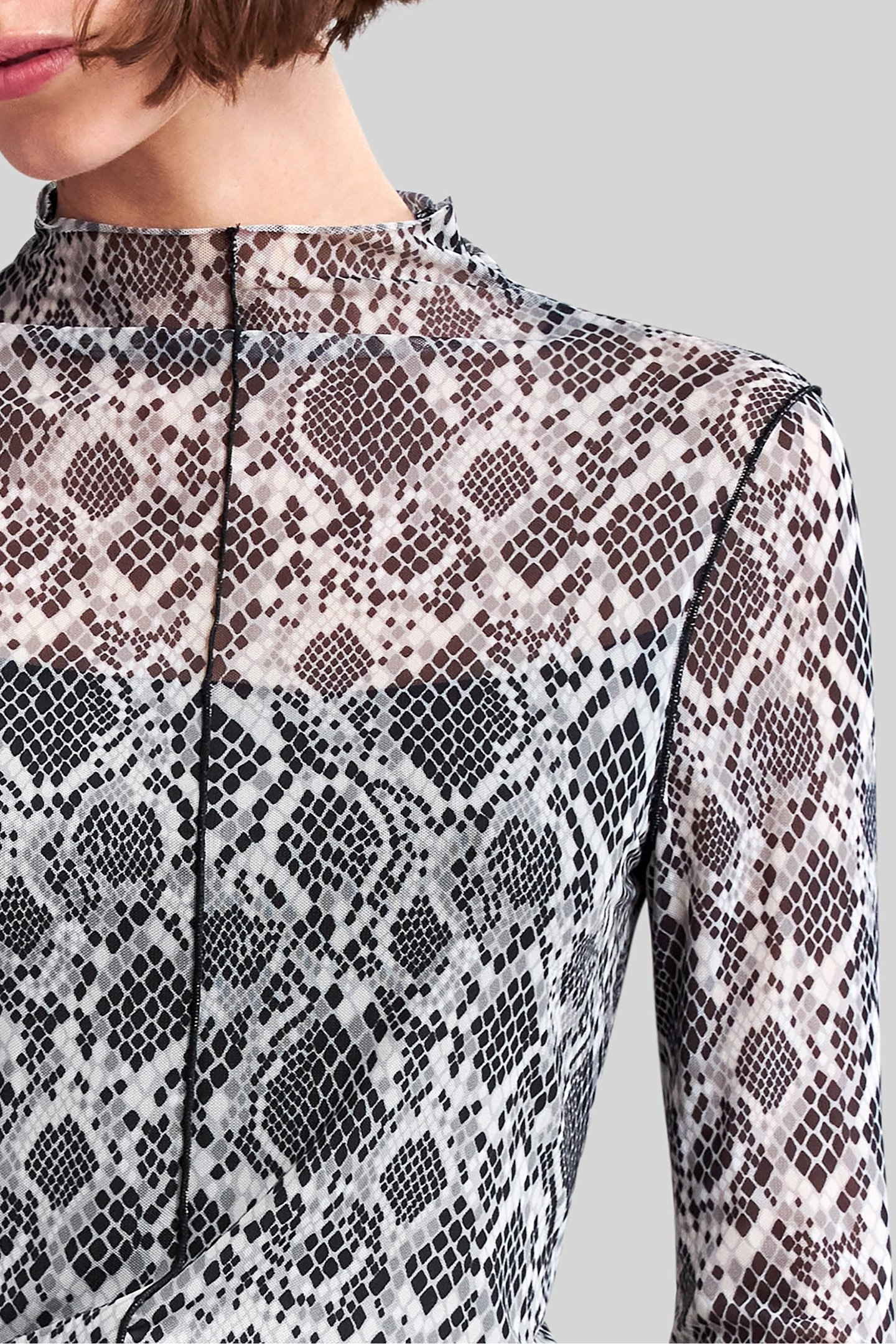 WHITE TOP WITH GRAPHIC PYTHON PRINT 5