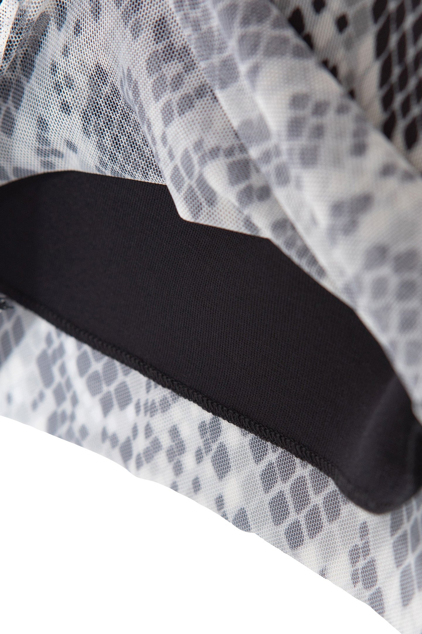 WHITE TOP WITH GRAPHIC PYTHON PRINT 7