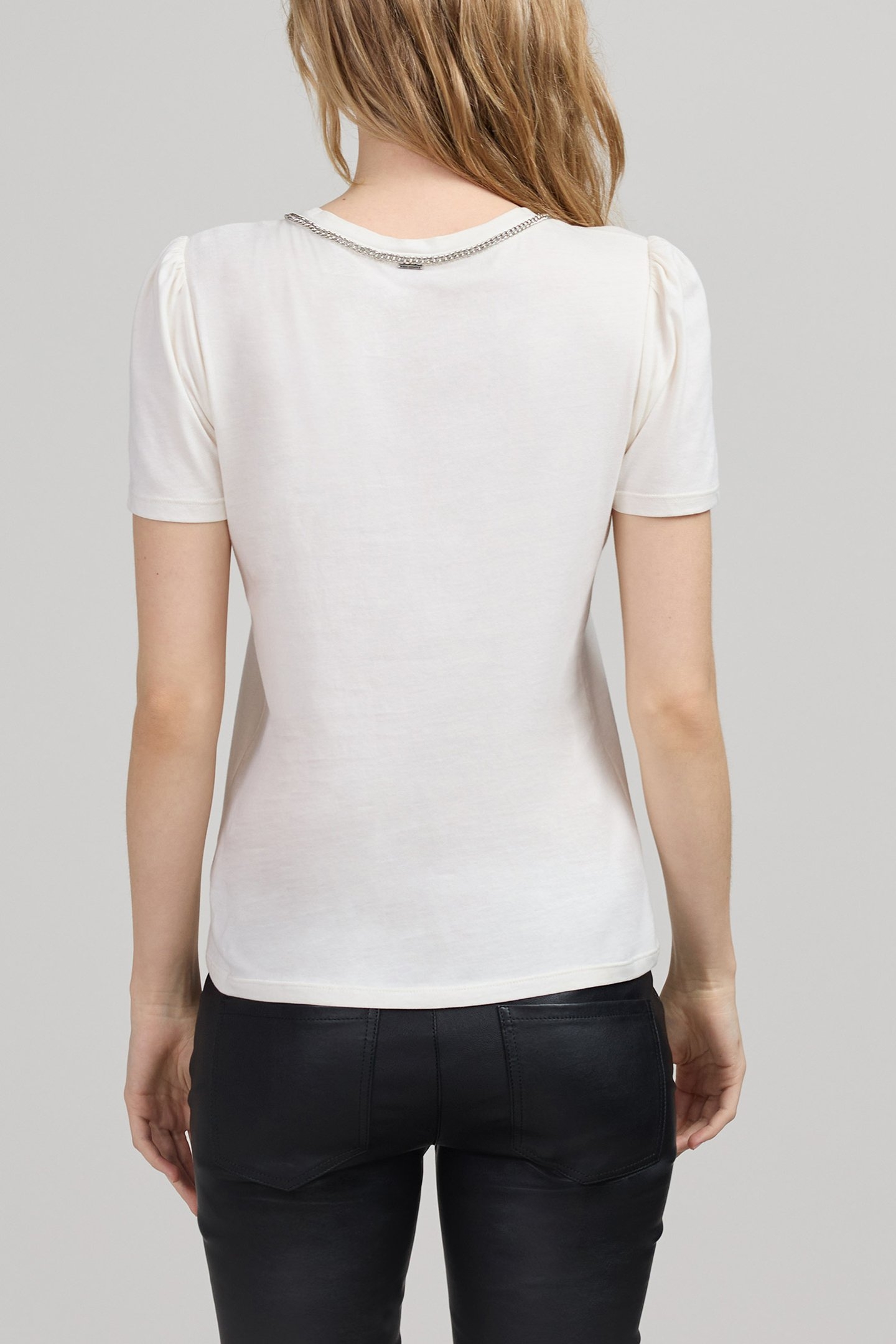 OFF-WHITE T-SHIRT WITH CHAIN COLLAR 2