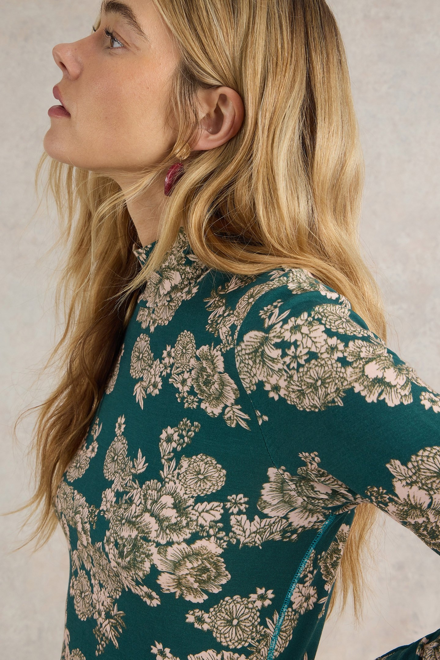 CAMILLE HIGH NECK TEE GREEN PRINT 5