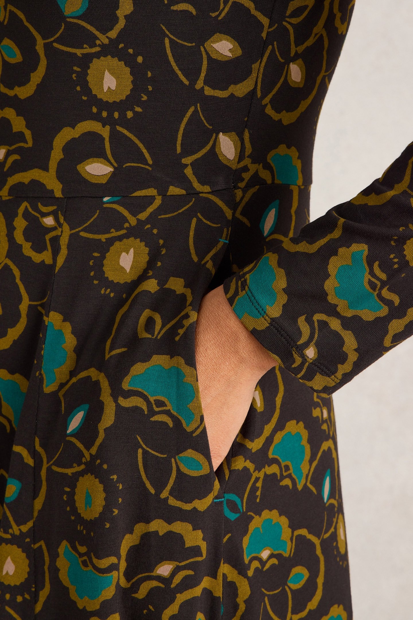 MADELINE JERSEY DRESS BLACK MULTI 5