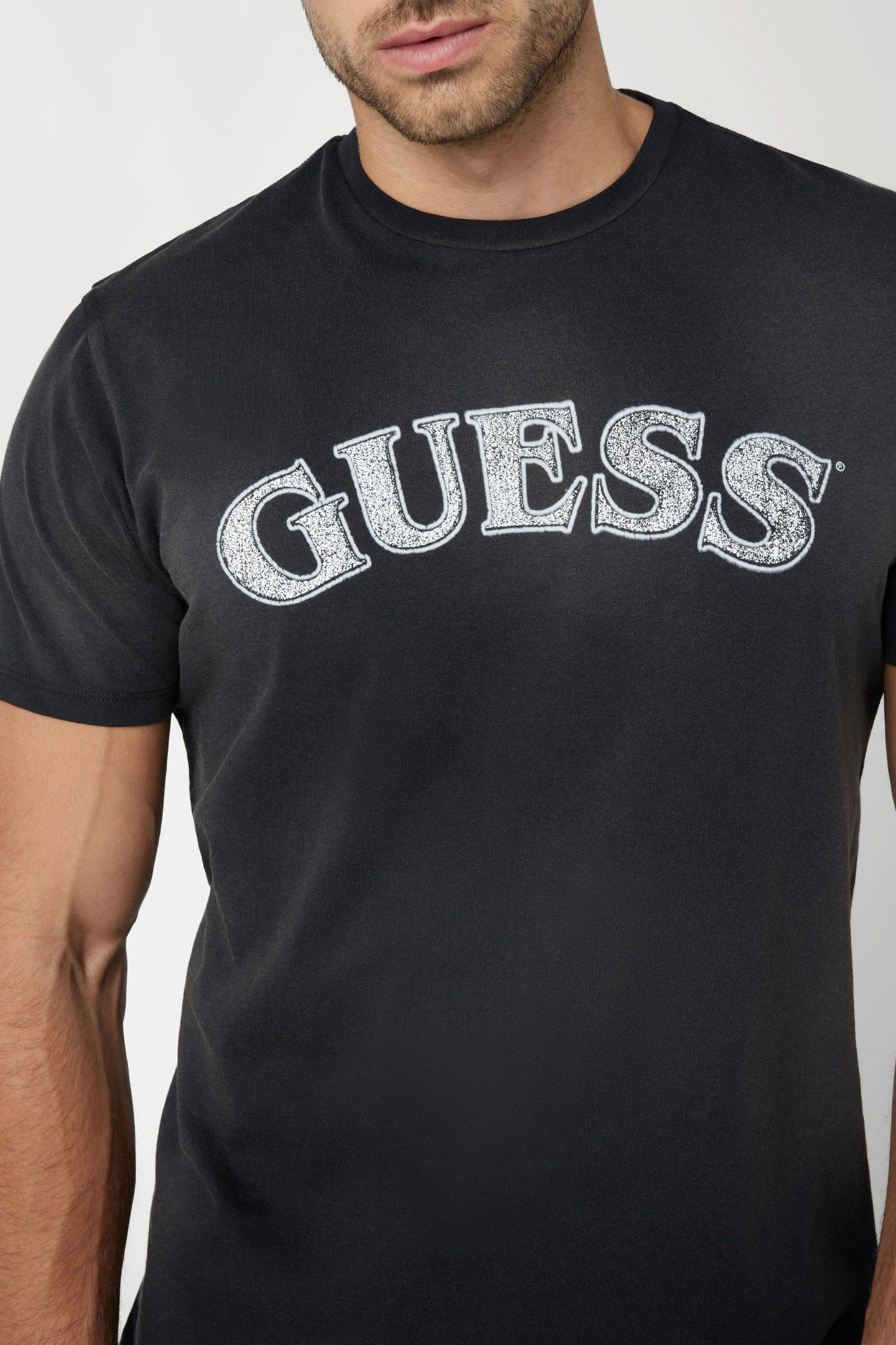 GUESS ECO SS BSC GES ARCHED LO JET BLACK MULTI 5
