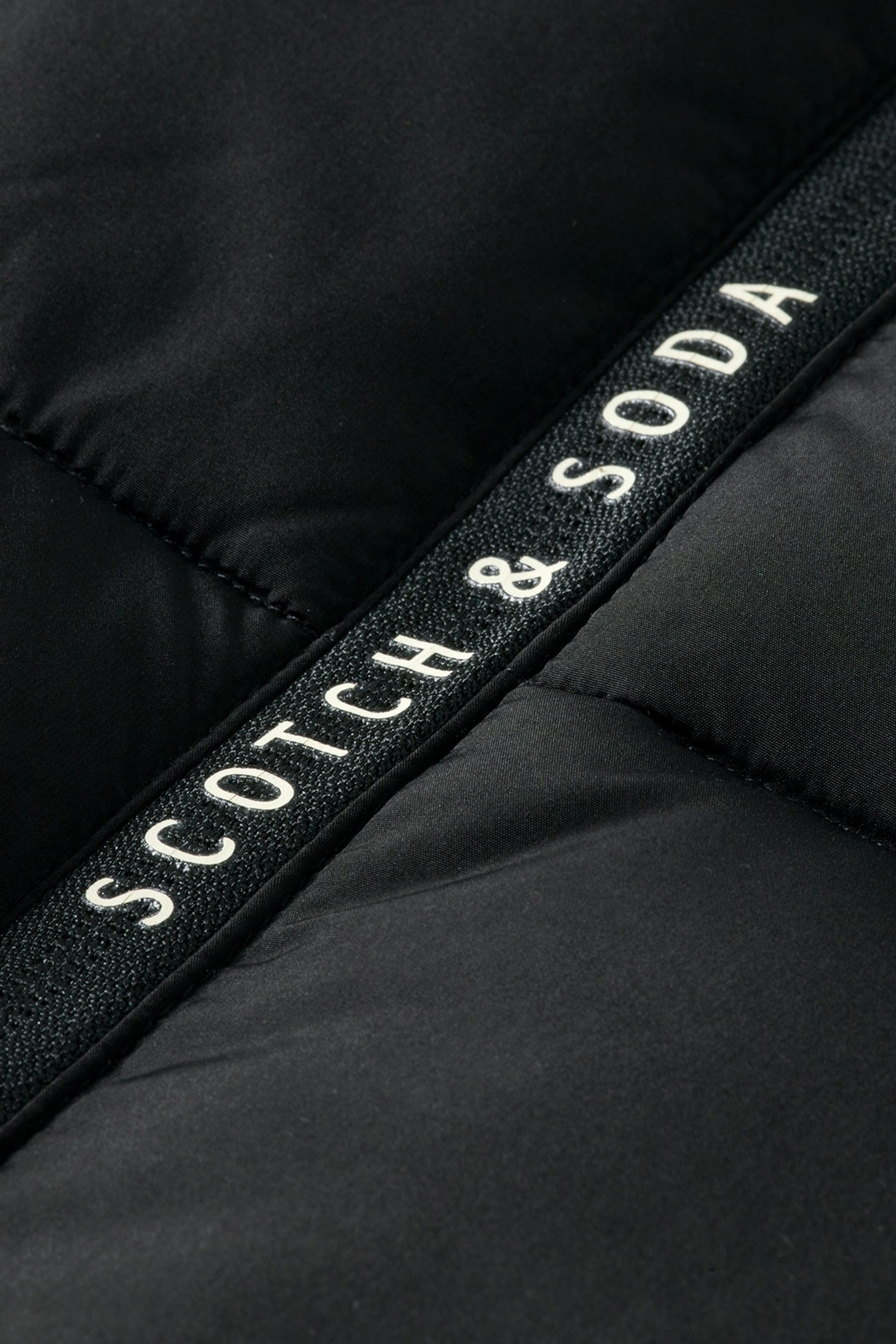 BOY WATER REPELLENT HOODED PUFFER JACKET BLACK 4