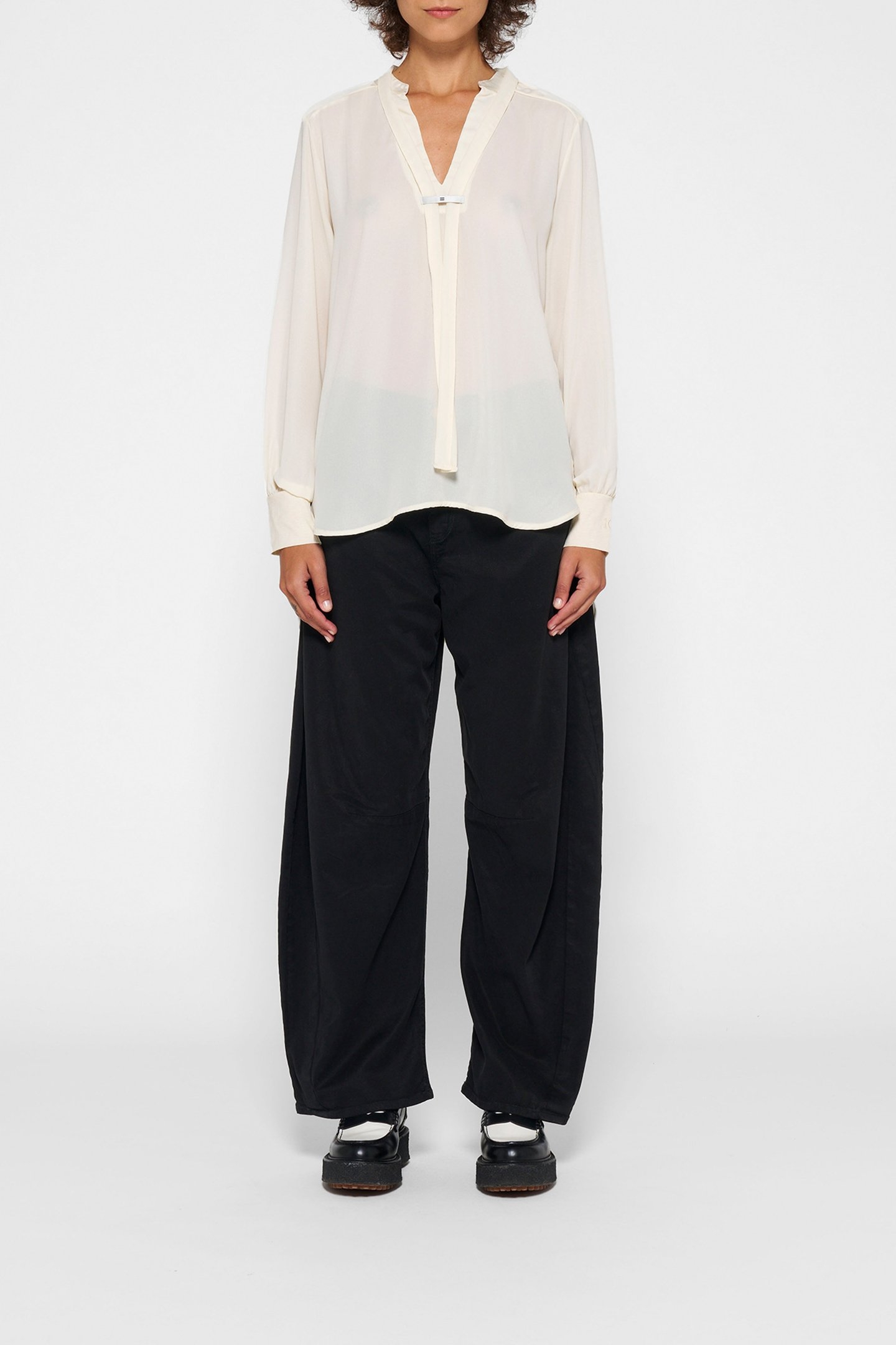 FLOWY BLOUSE CREAM 2