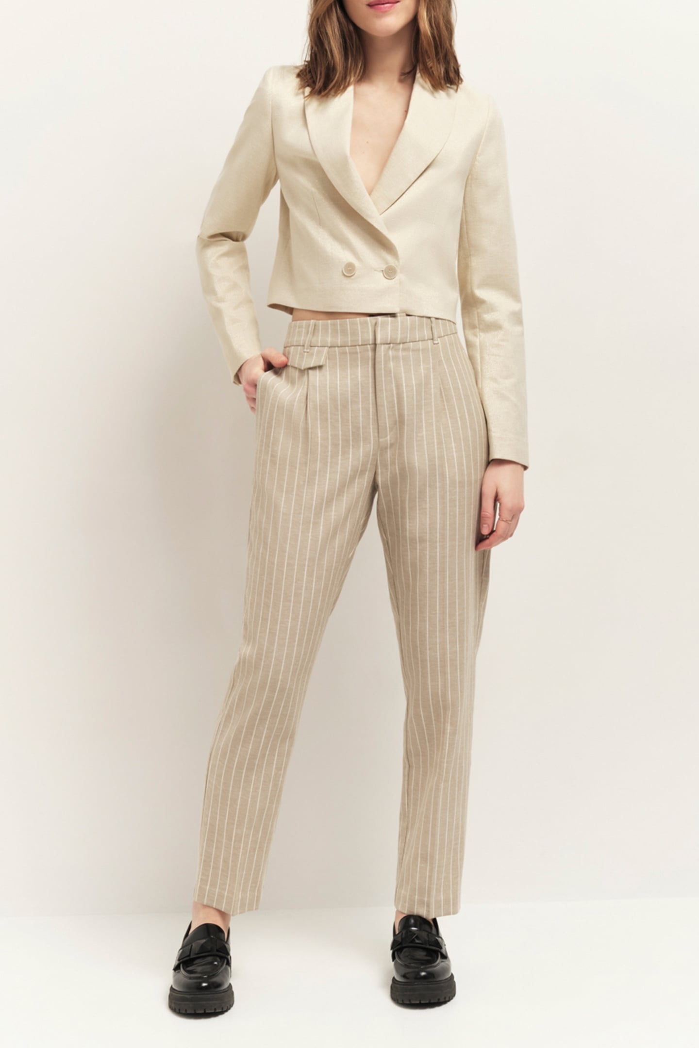 VIAN - SHORT GOLDEN BEIGE SUIT JACKET 2