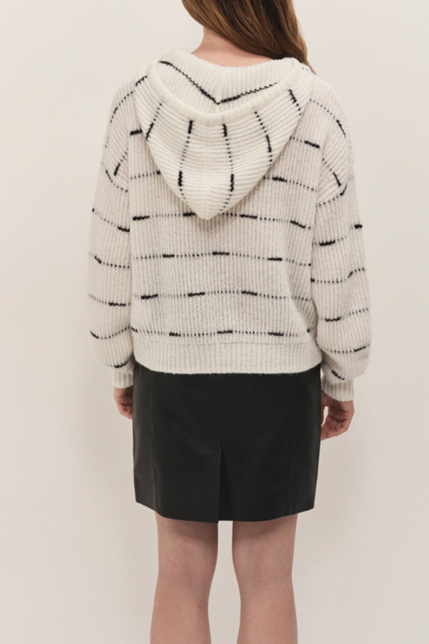TWILL - IVORY KNITTED HOODIE WITH BLACK STRIPES 2