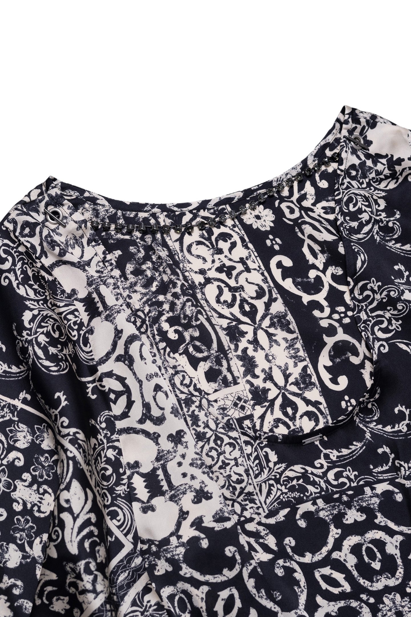 BLACK PATCHWORK SCARF BLOUSE 2