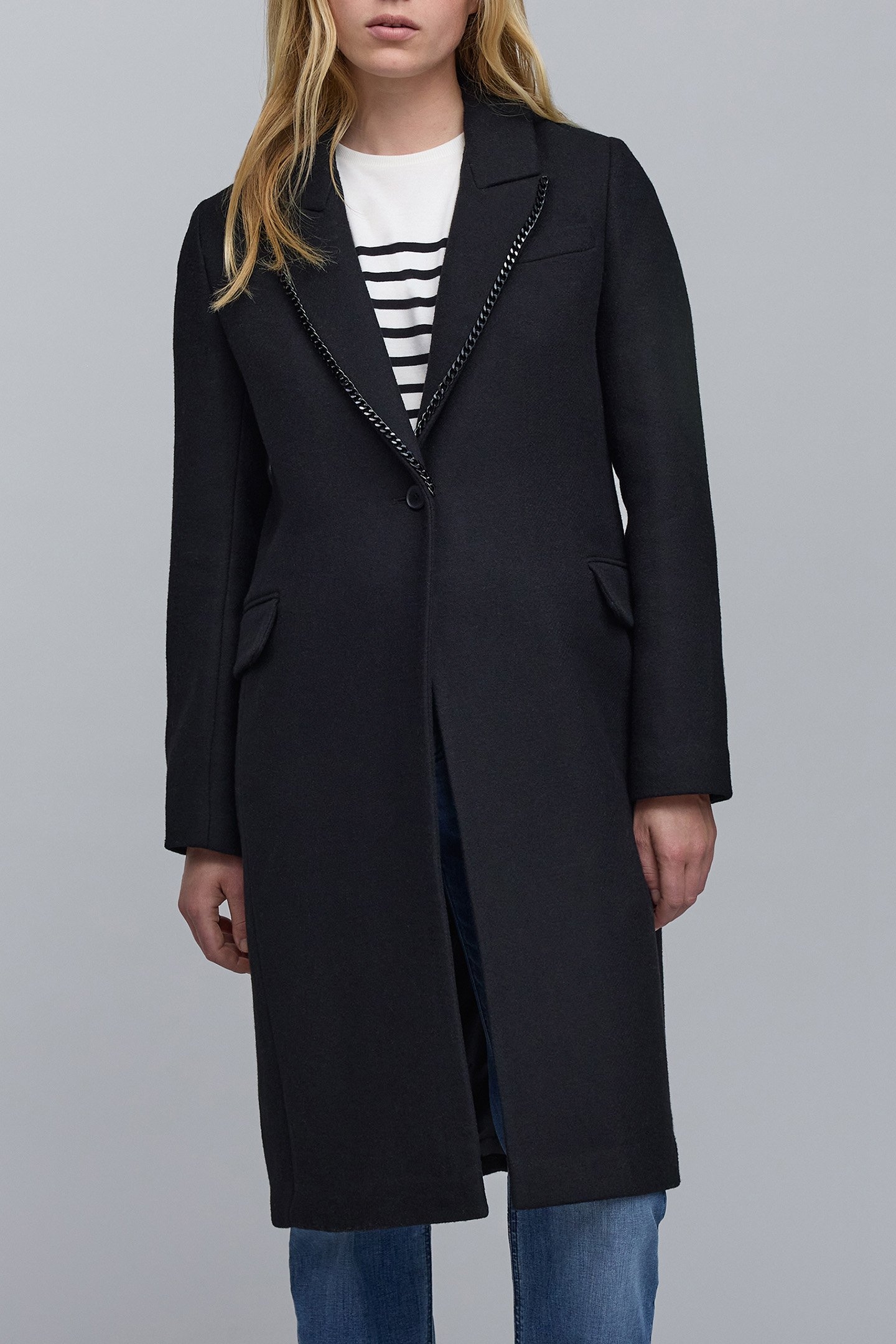 BLACK CHAIN NECK COAT 1