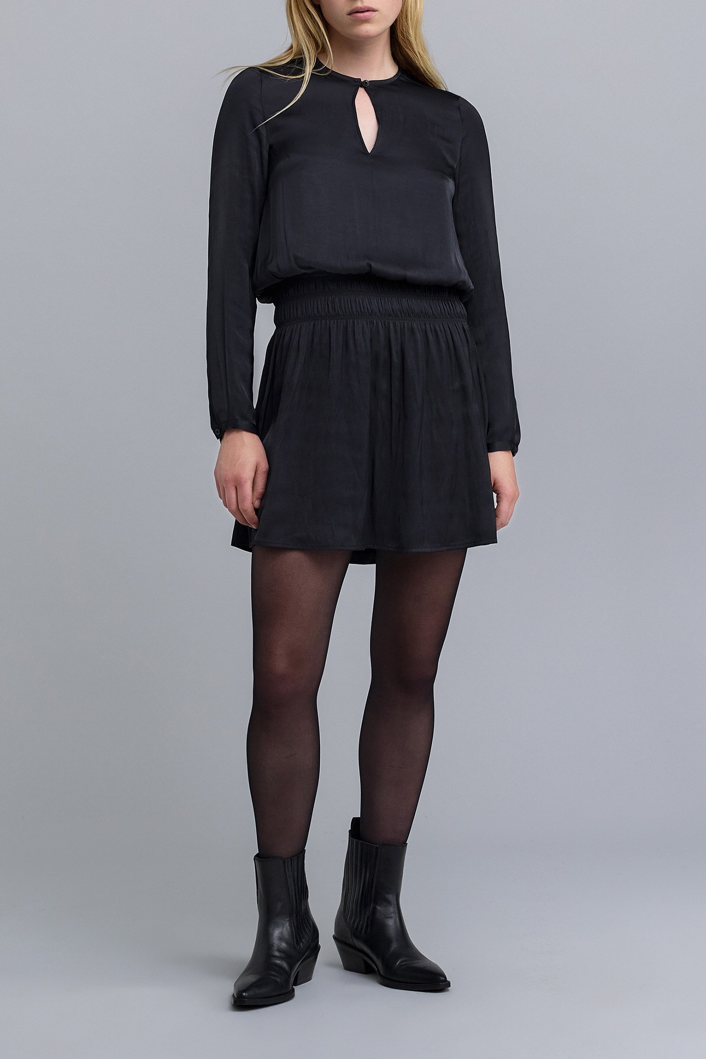 BLACK CRINKLED SMOCKED DRESS 3