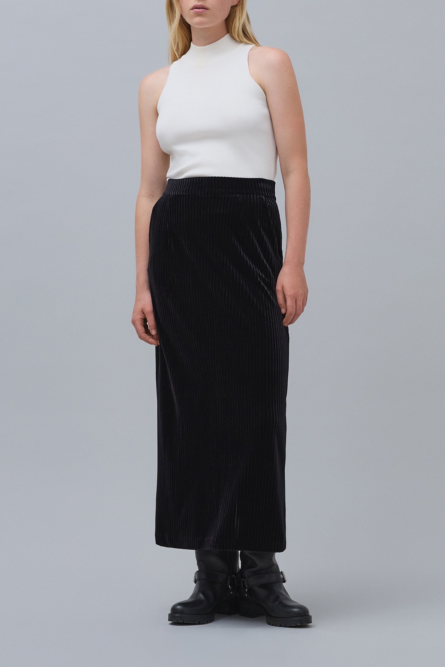 BLACK CORDUROY PENCIL SKIRT 1