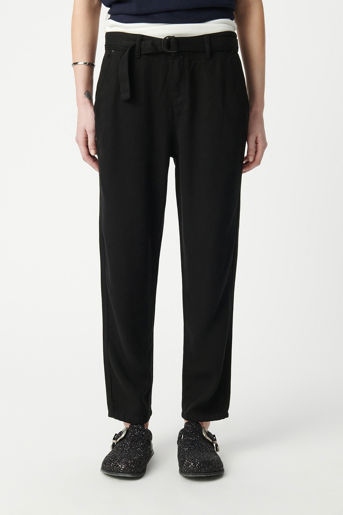 BELTED BLACK BAGGY JEANS IN LYOCELL® WOMEN 1