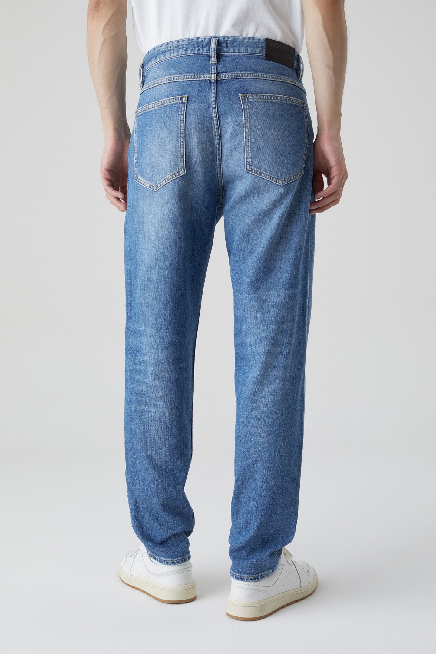 X-LENT TAPERED JEANS MID BLUE 2