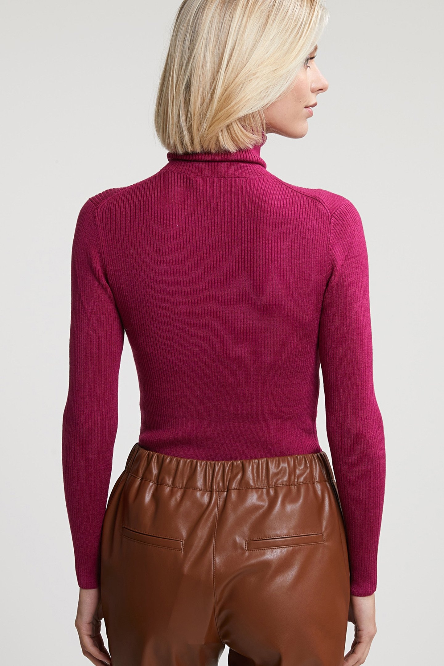 MAGENTA RIBBED ROLL NECK SWEATER 2