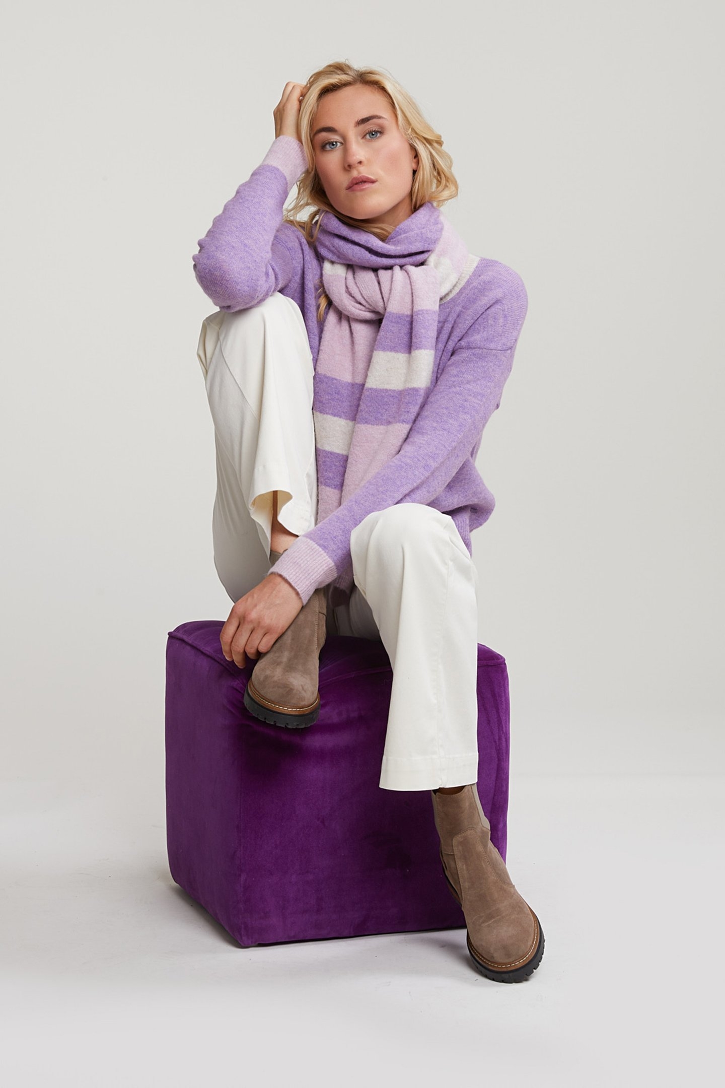 LILA ROUND NECK SWEATER 3