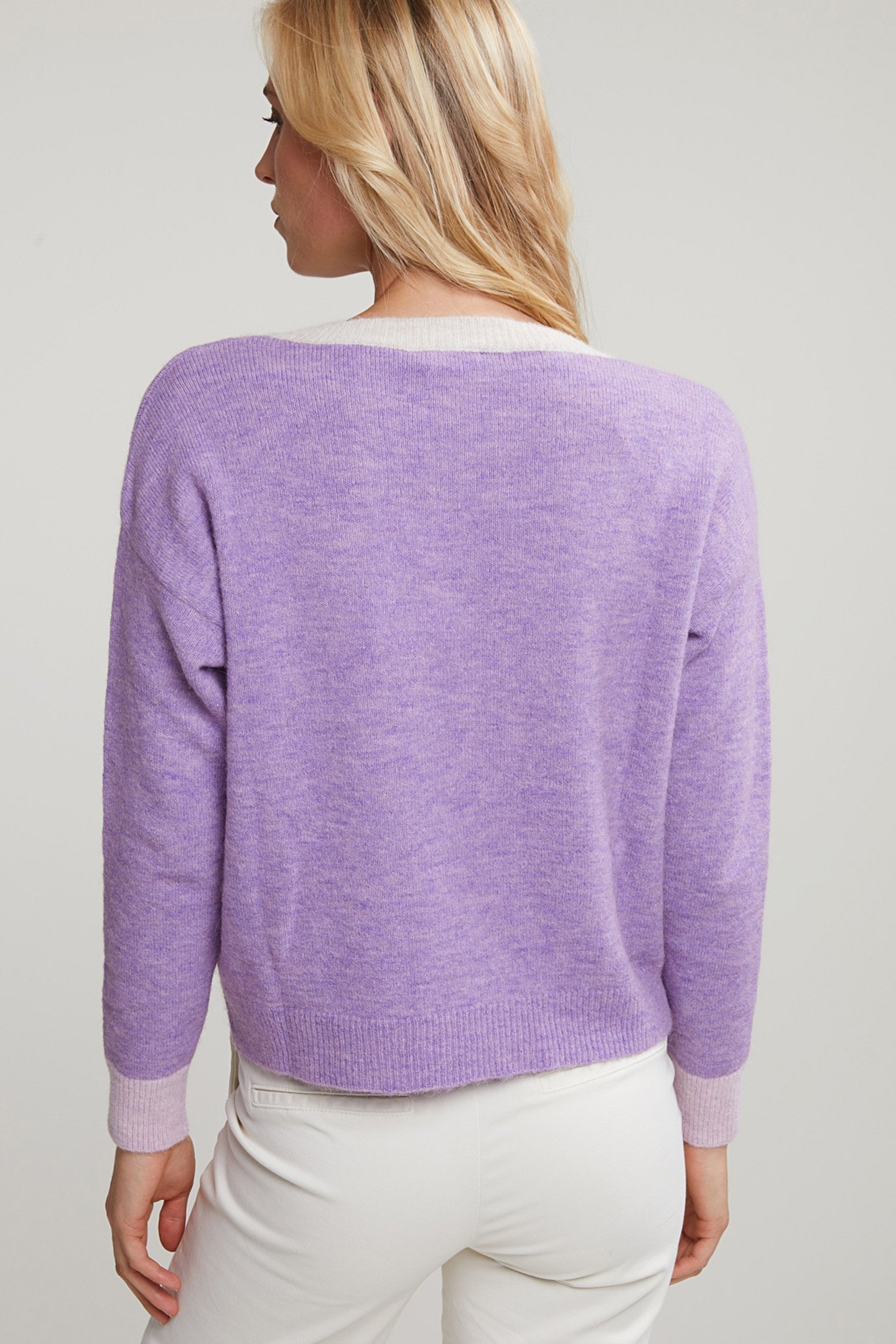 LILA ROUND NECK SWEATER 2