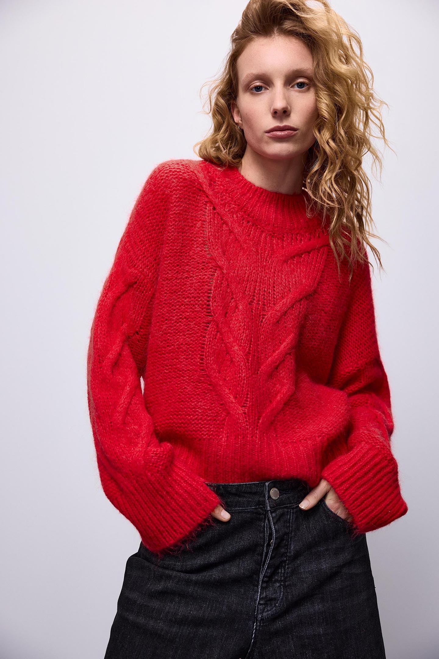 SWEATER BIG CABLE KNIT TRUE RED 1