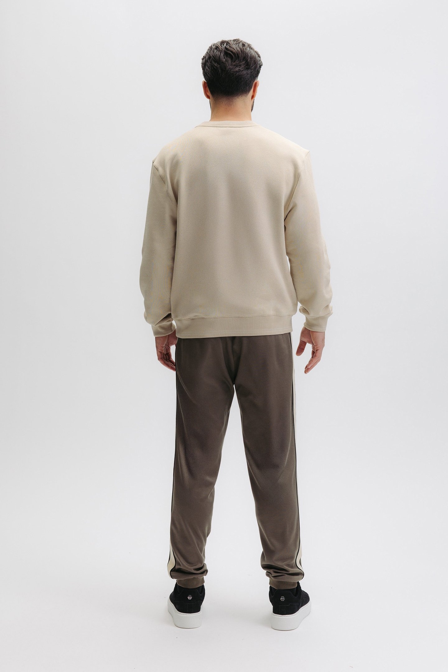 TAPE SCRIPT CREWNECK FEATHER BEIGE 2