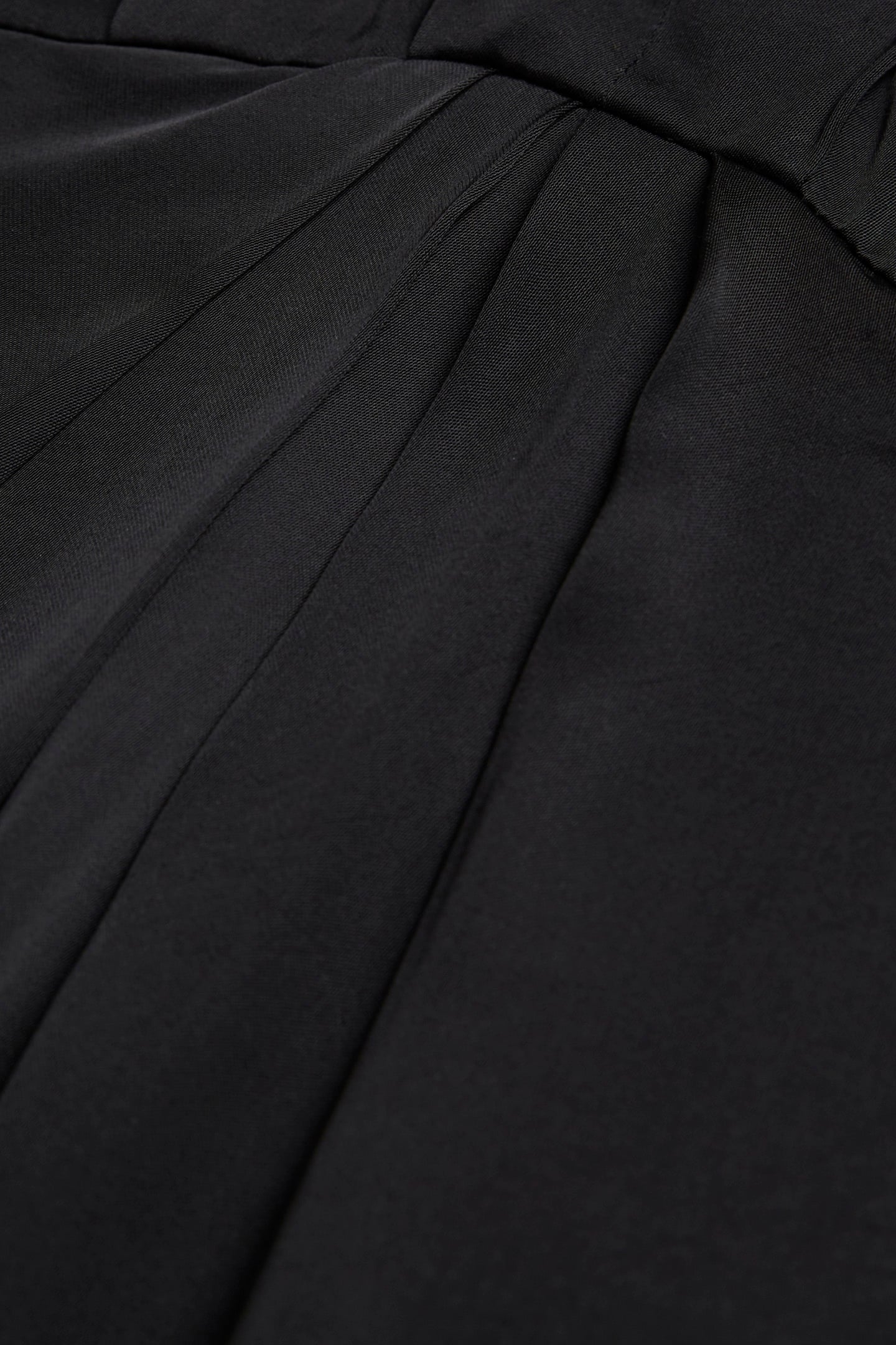 LONG DRESS WITH LONG SLEEVES AND NECKLINE BLACK 7