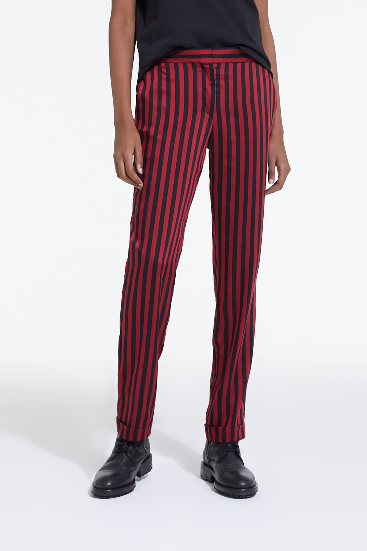 STRAIGHT FLOWING PANTS ROUGE NOIR 1