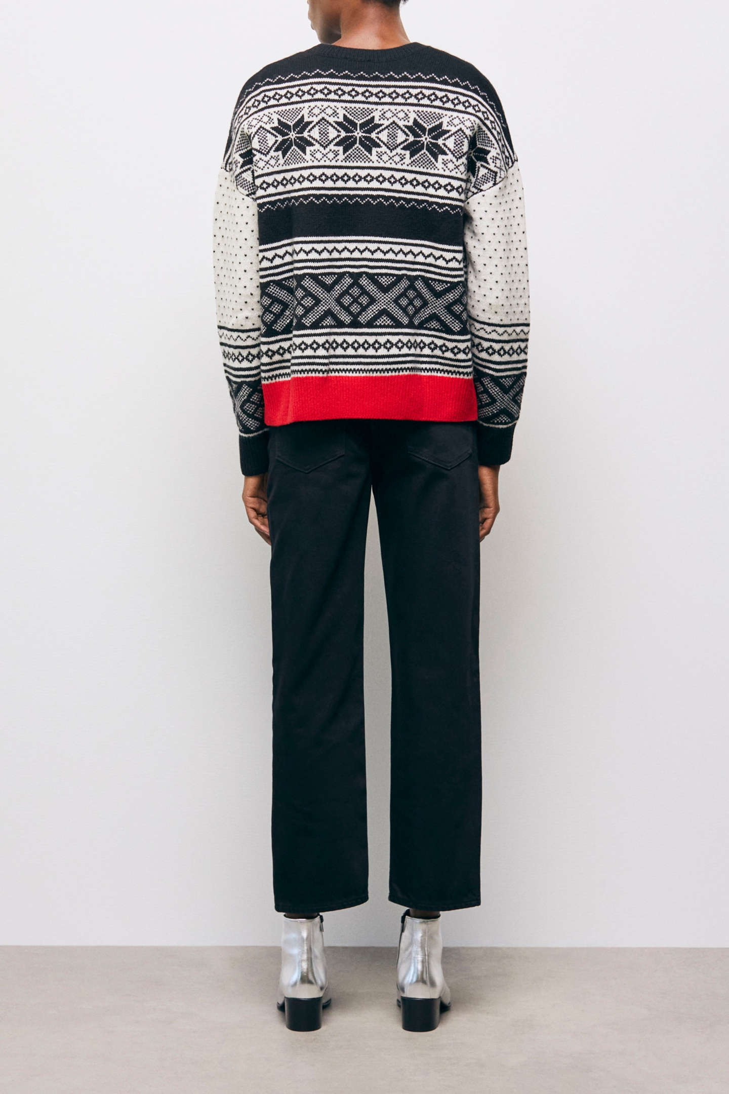 JACQUARD ROUND NECK SWEATER WITH CONTRAST RIB 2