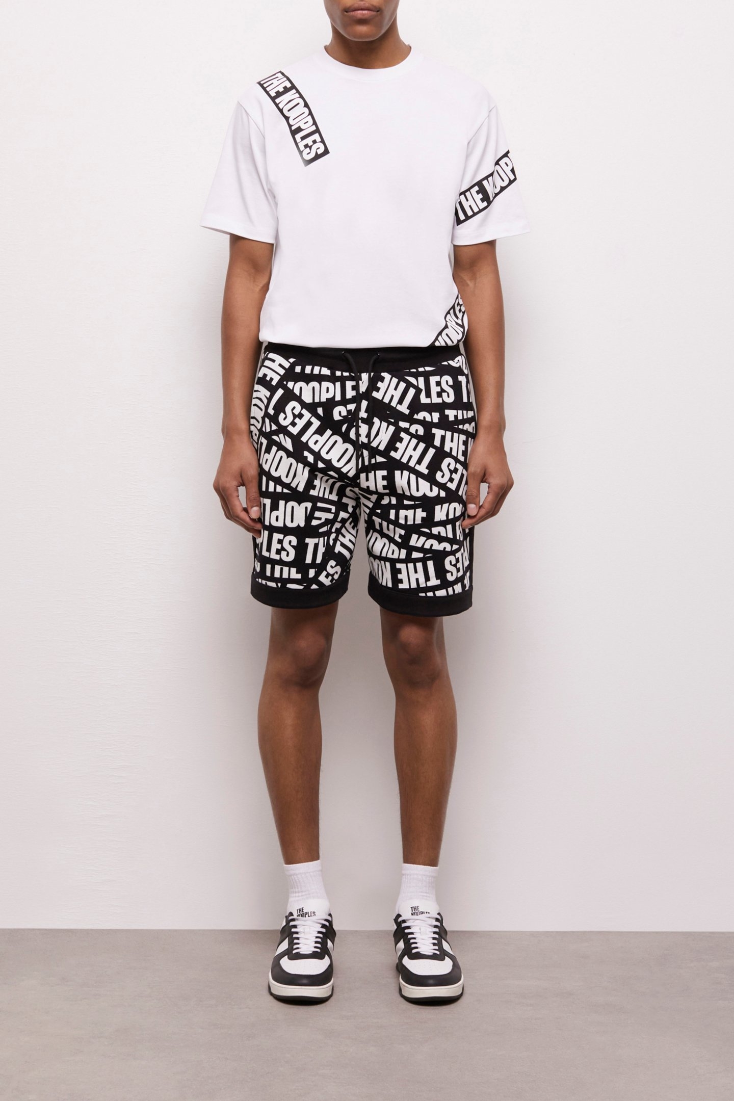 SHORT LOGO TAPE ALL OVER BLACK/WHITE 2