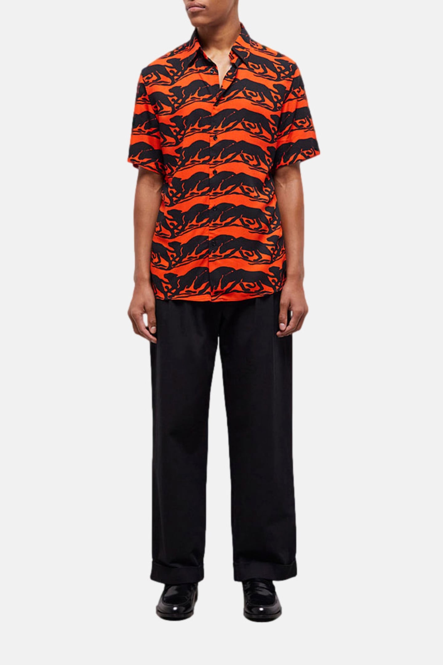 PRINTED SHORT-SLEEVED SHIRT WITH CLASSIC COLLAR BLACK-RED 1