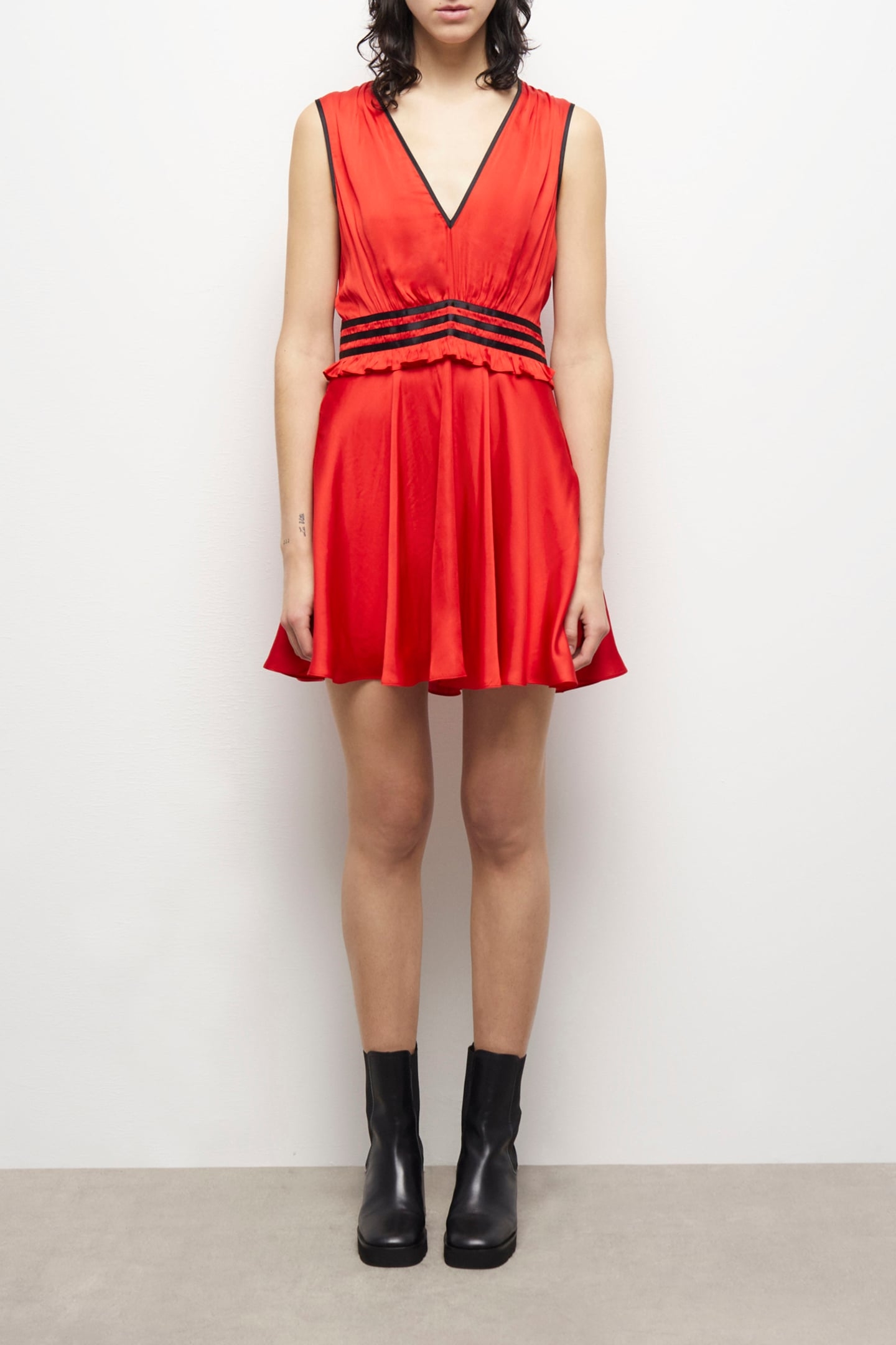 SHORT SLEEVELESS DRESS RED 2