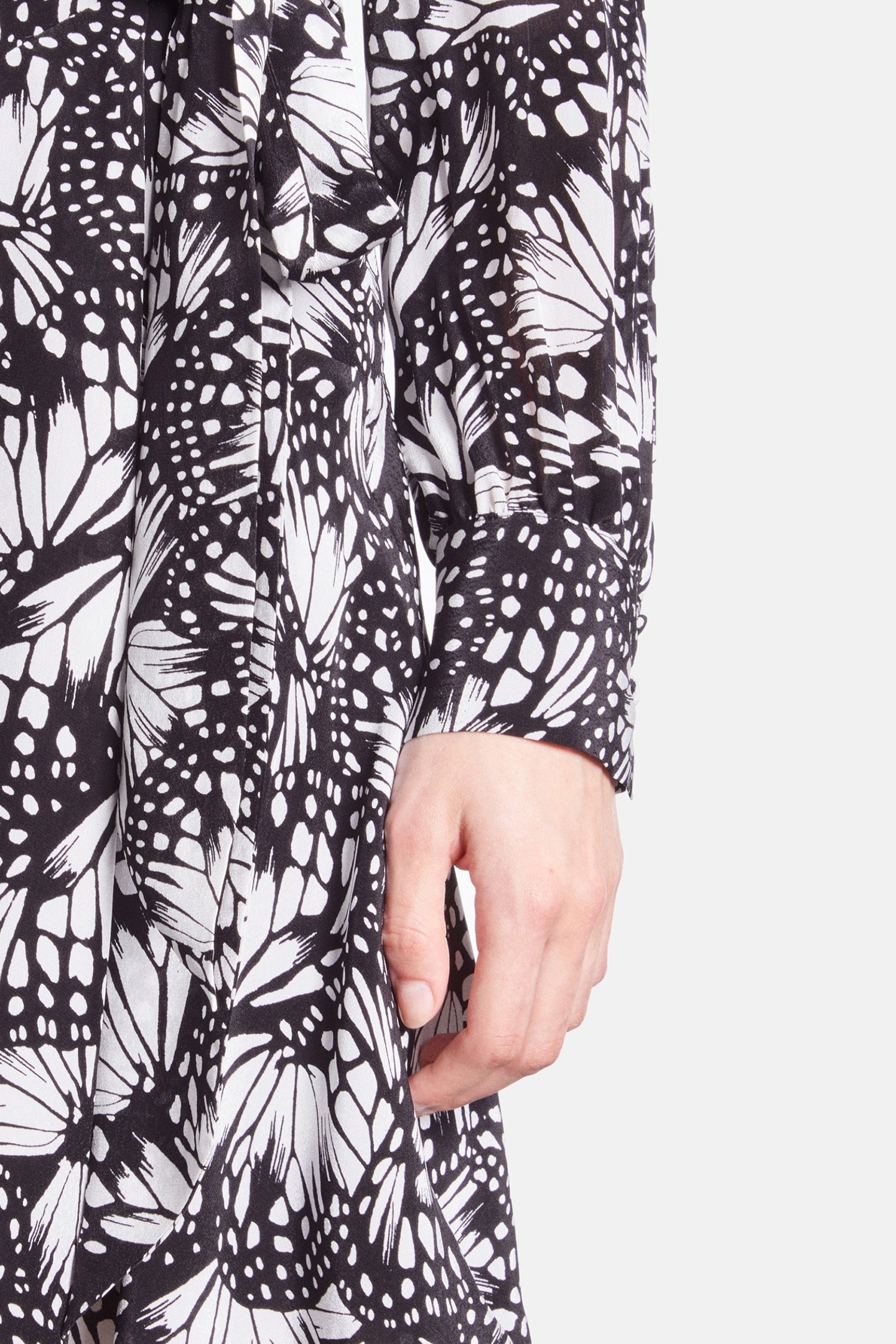 SHORT WRAP DRESS WITH LONG SLEEVES BLACK WHITE 7