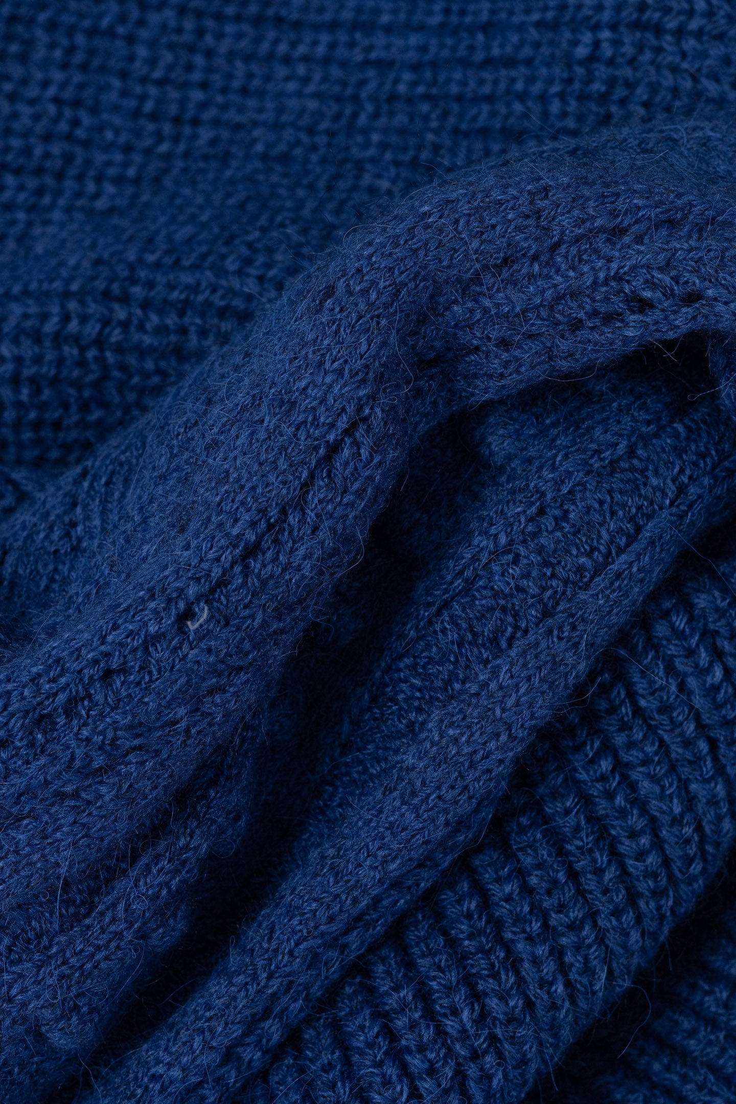 BLUE STAND-UP COLLAR SWEATER 5