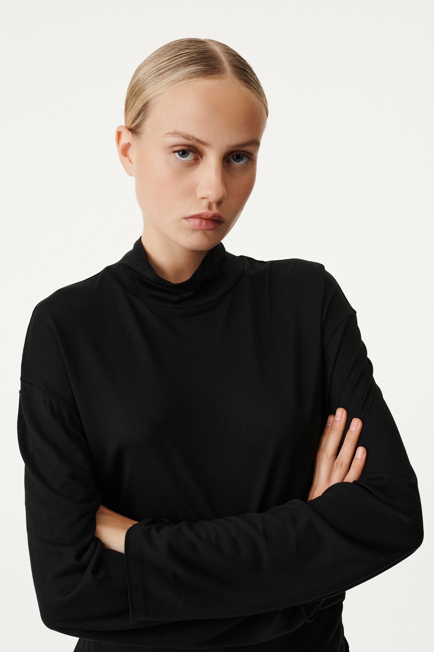 ELAURA T-SHIRT BLACK 5