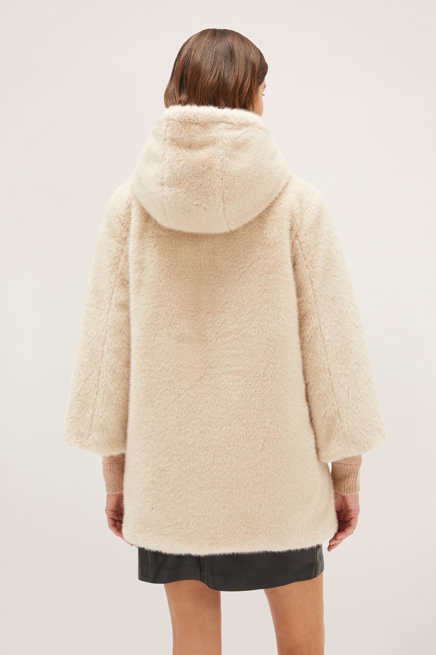 LONG TEDDY CAPE WITH HOOD BEIGE 2