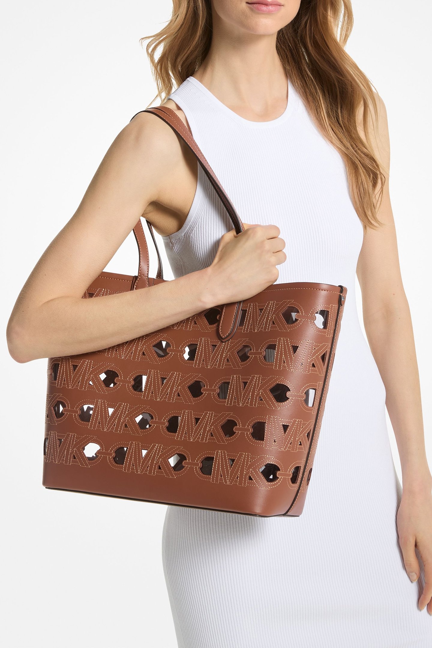 LARGE CUT OUT TOTE BAG IN BROWN 2