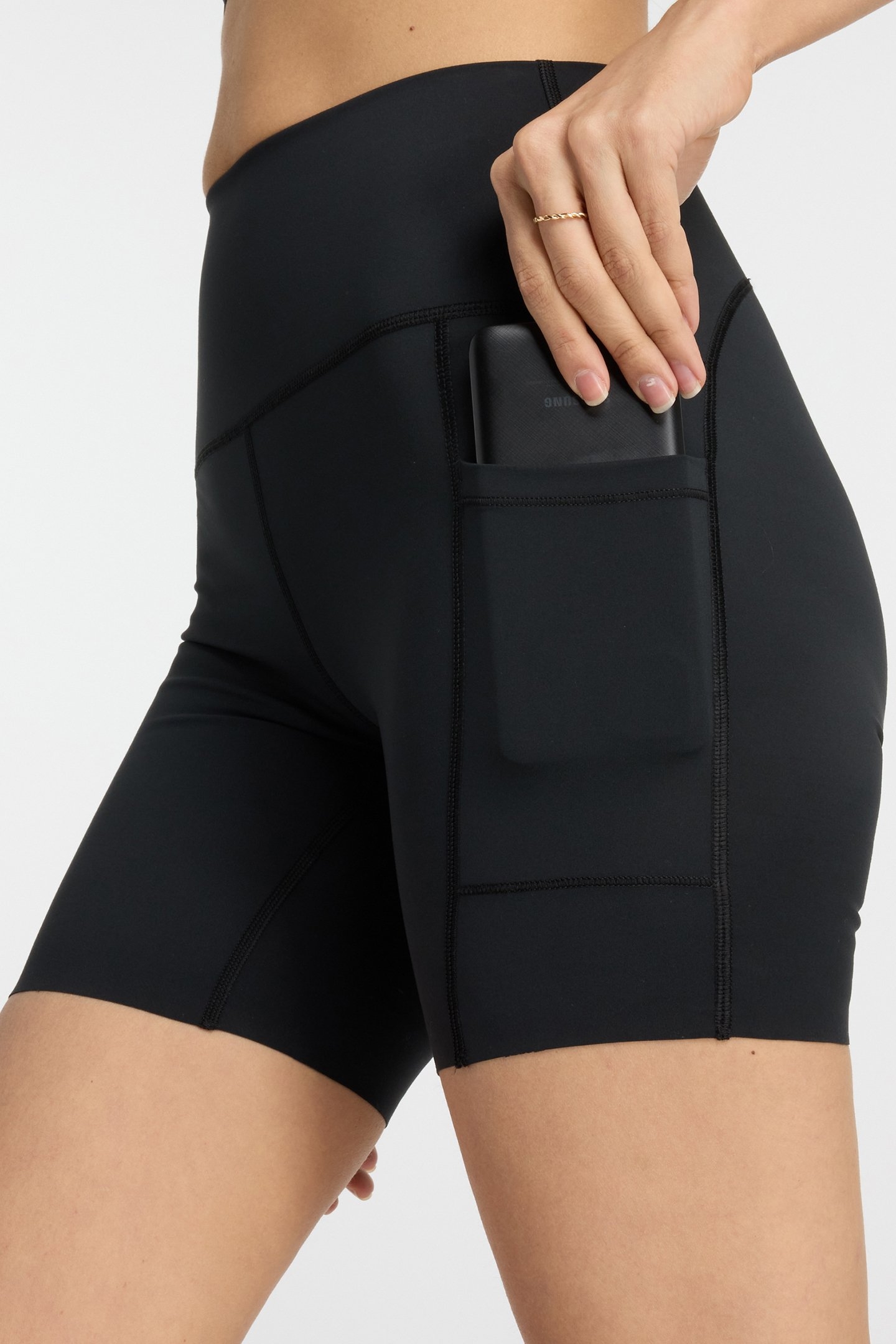 NB SLEEK POCKET HIGH RISE SHORT BLACK 6