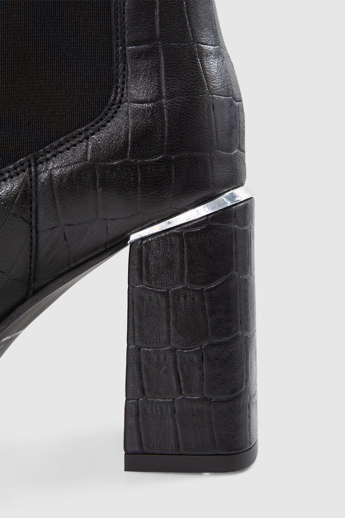 BLACK EMBOSSED LEATHER LOW BOOTS WITH METAL CLIP BLACK 5