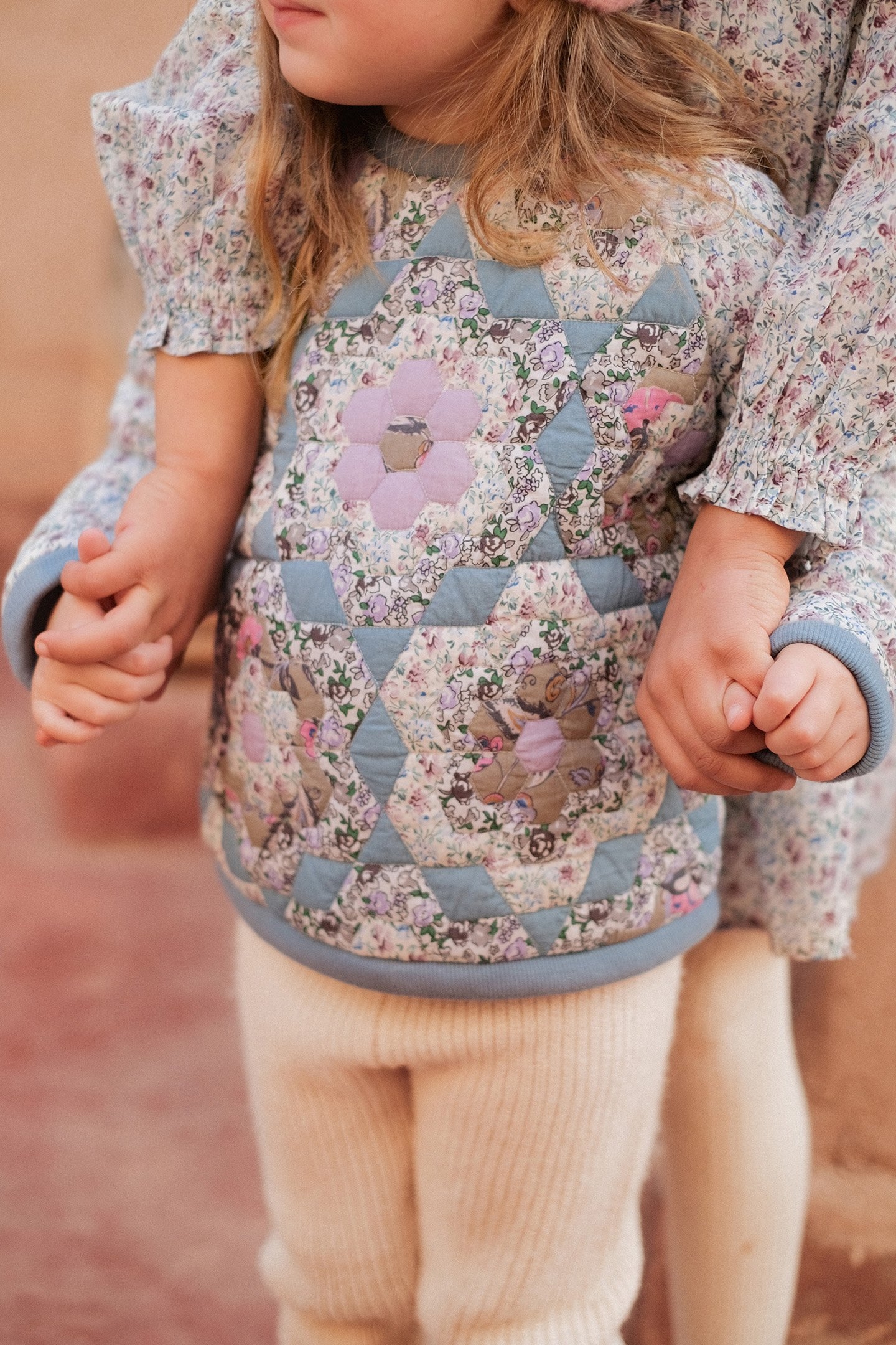 SWEATSHIRT KYRA MULTICO FLOWER PATCH 2