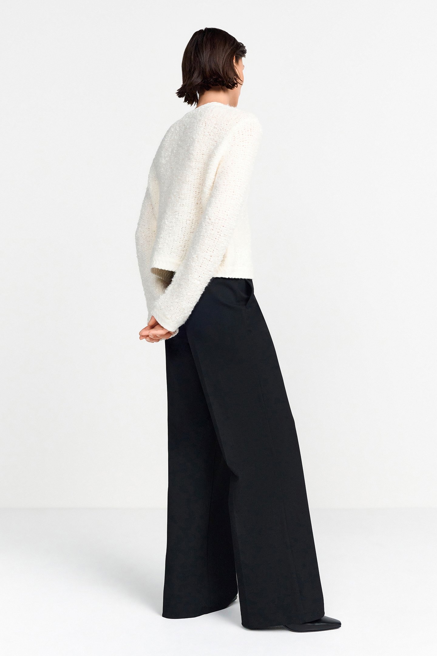 BOUCLÉ CREW NECK CARDIGAN PEARL WHITE 3