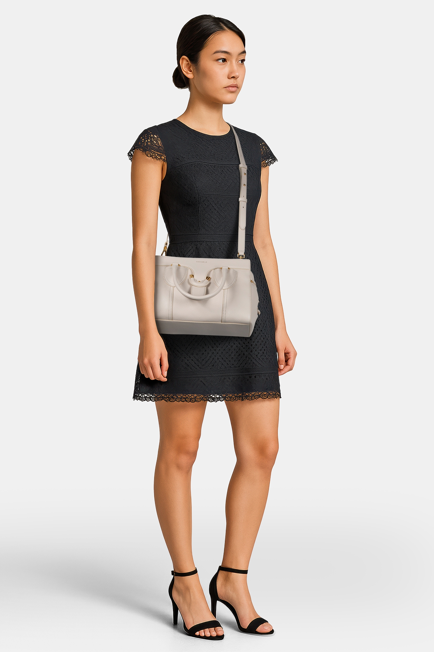 GRAINED LEATHER HANDBAG 2