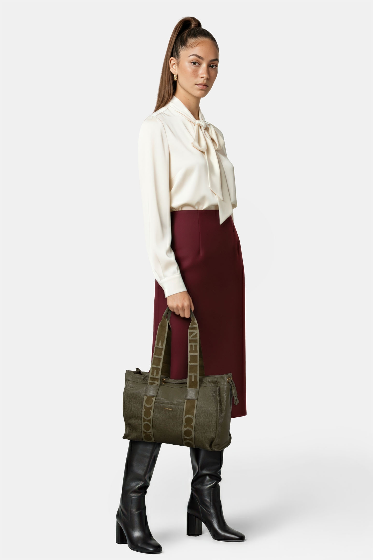 GRAINED LEATHER SIGNATURE TOTE BAG 1