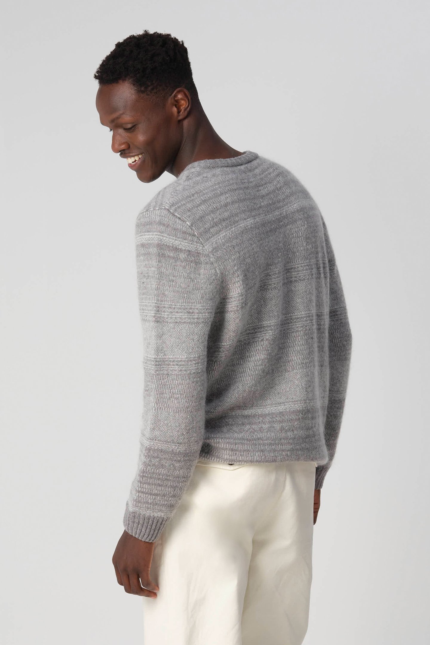 J.C. RAGS RAINER TRUI RONDE HALS LICHTGRIJS STREEP 2