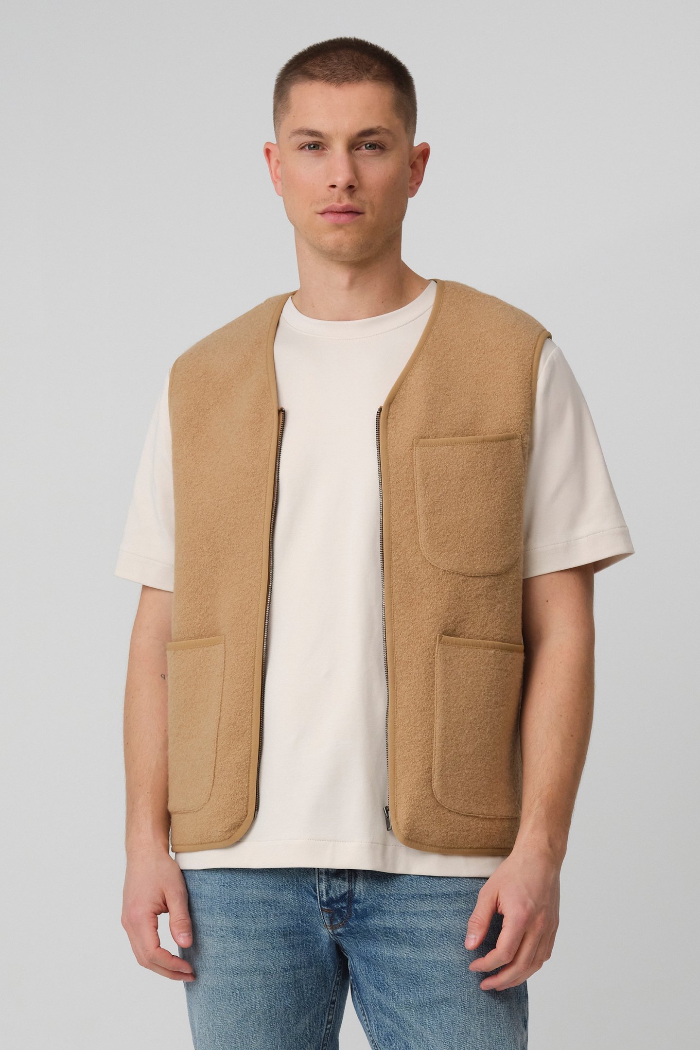 J.C. RAGS ROCKWELL MOUWLOOS VEST TOASTED COCONUT 1