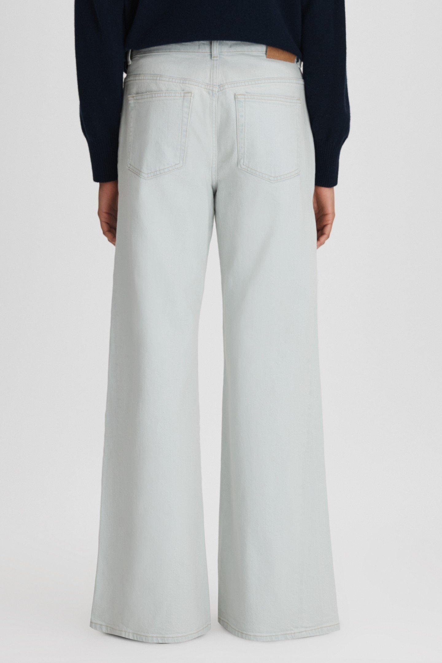 SIDE DETAIL FLARE JEAN LIGHT BLUE 4