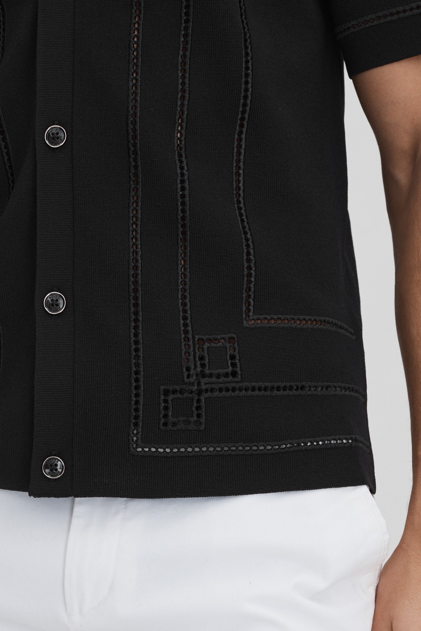 SHORTSLEEVE EMBROIDERED FRAME DETAIL CUBAN SHIRT BLACK 4