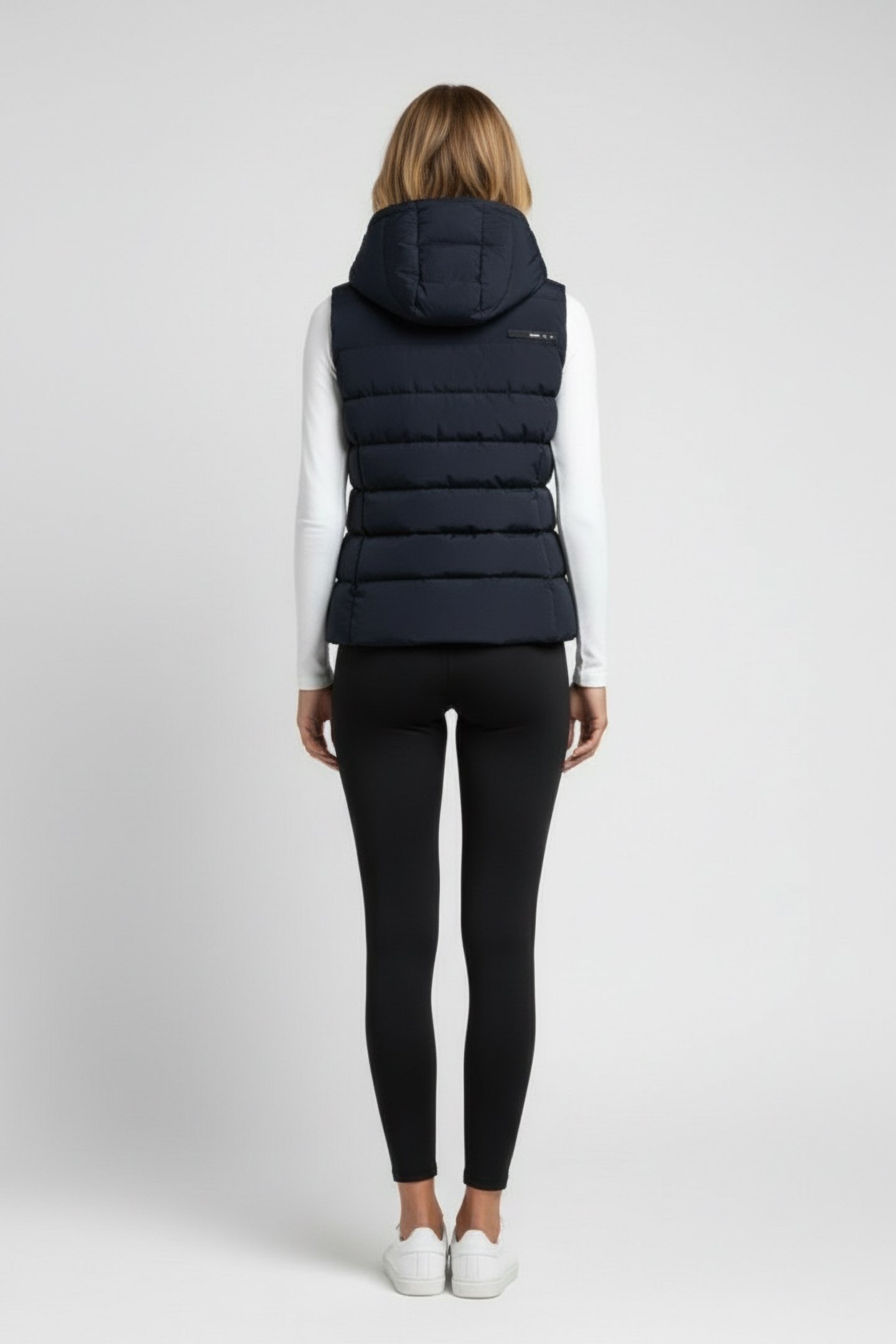 MOUNTAINALF VEST DEEP NAVY 2