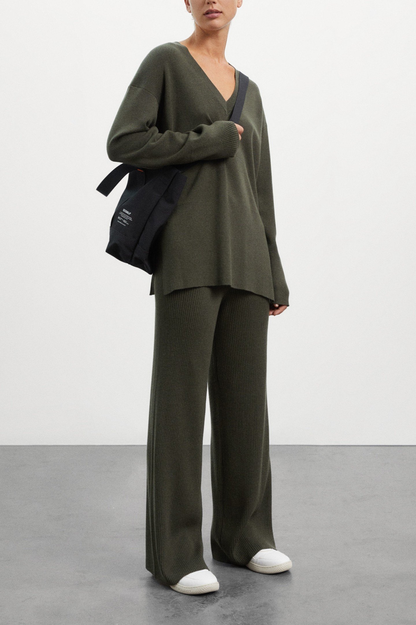 BERGAMOTAALF KNIT OLIVE 1