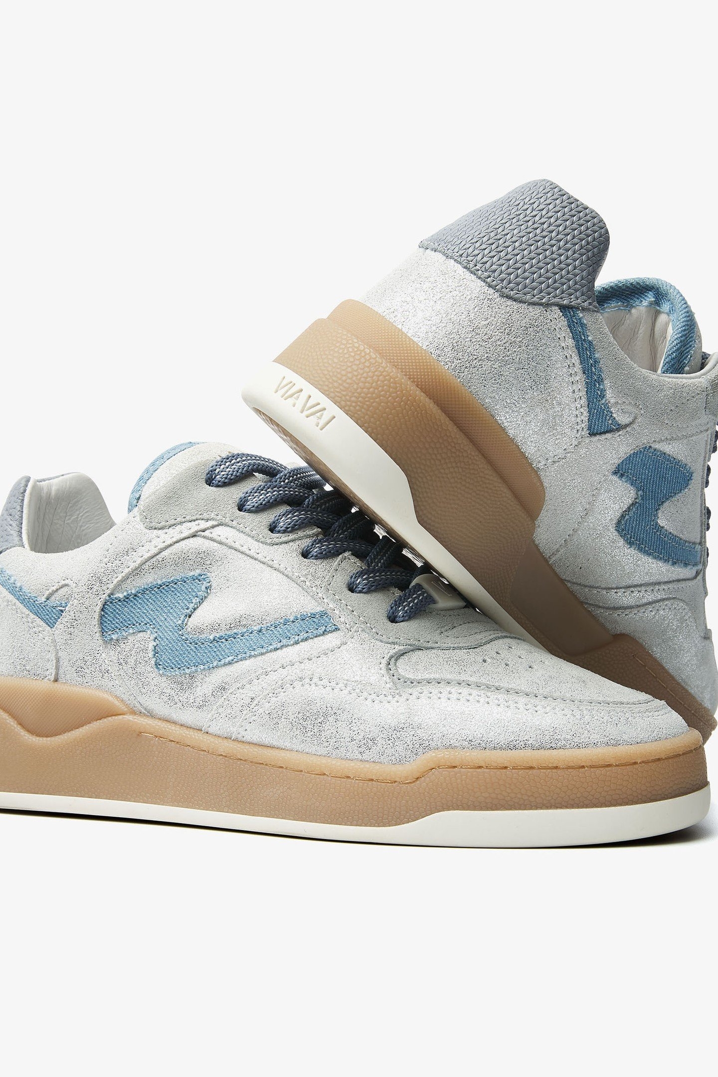 LEVI SUEDE SNEAKERS SILVER 5