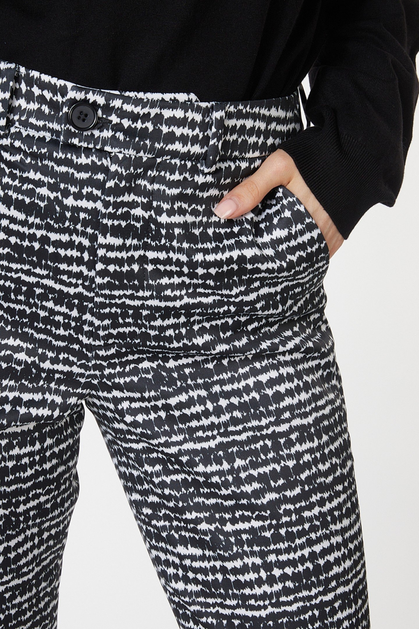 TROUSERS GRAPHIC ILLUSION PRINT 6