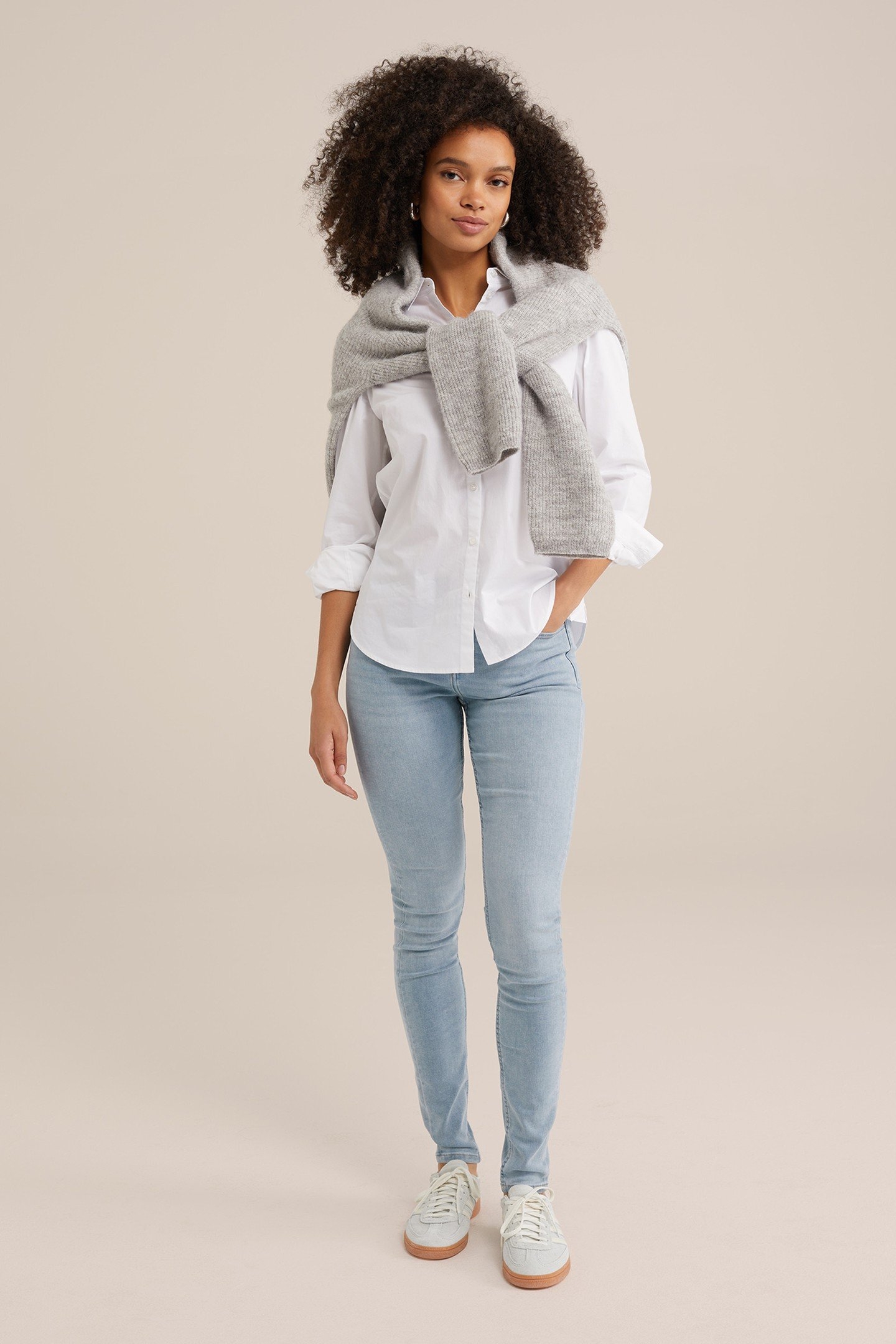 5-POCKET MID WAIST LIGHT BLUE 2